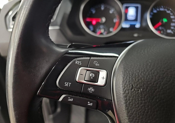 Volkswagen Tiguan cena 86900 przebieg: 188180, rok produkcji 2019 z Wejherowo małe 407